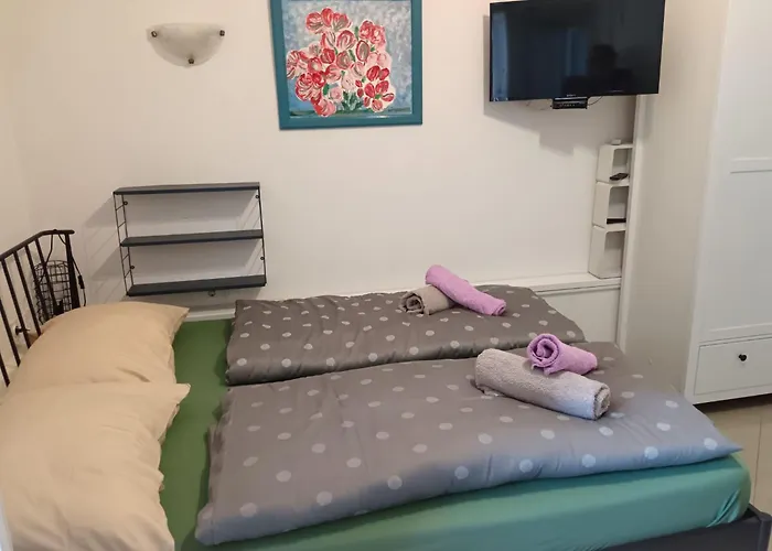 Budget-studio Fuer Zwei Personen By Interhome Apartman