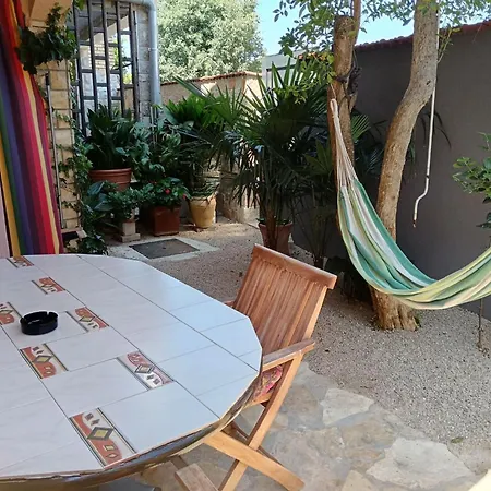 Budget-studio Fuer Zwei Personen By Interhome