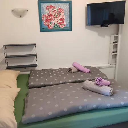 Budget-studio Fuer Zwei Personen By Interhome Apartman
