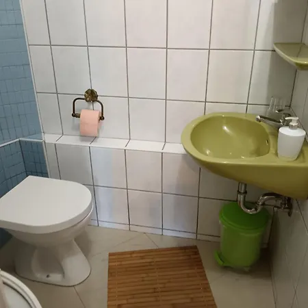 Budget-studio Fuer Zwei Personen By Interhome Apartman