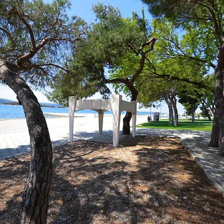 Budget-studio Fuer Zwei Personen By Interhome Biograd Na Moru