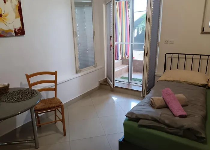 Appartement Budget-studio Fuer Zwei Personen By Interhome *