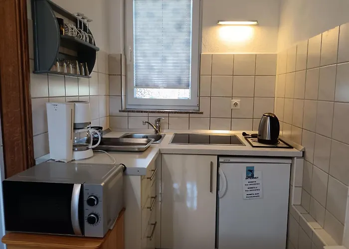 Budget-studio Fuer Zwei Personen By Interhome Biograd Na Moru
